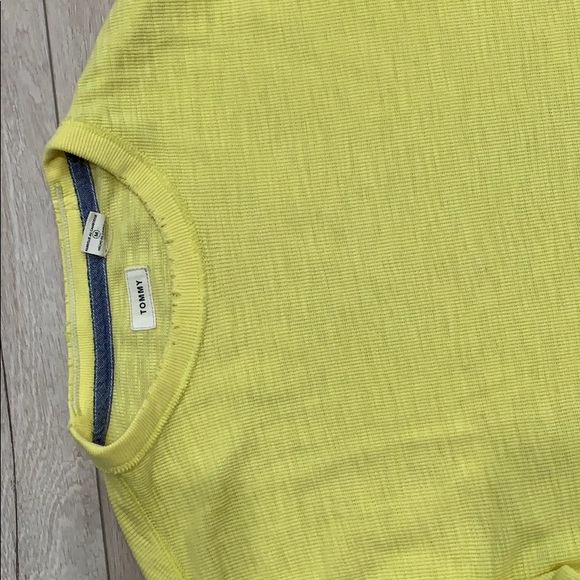 Men’s Tommy Hilfiger Yellow Cotton Waffle T-Shirt - Picture 2 of 6